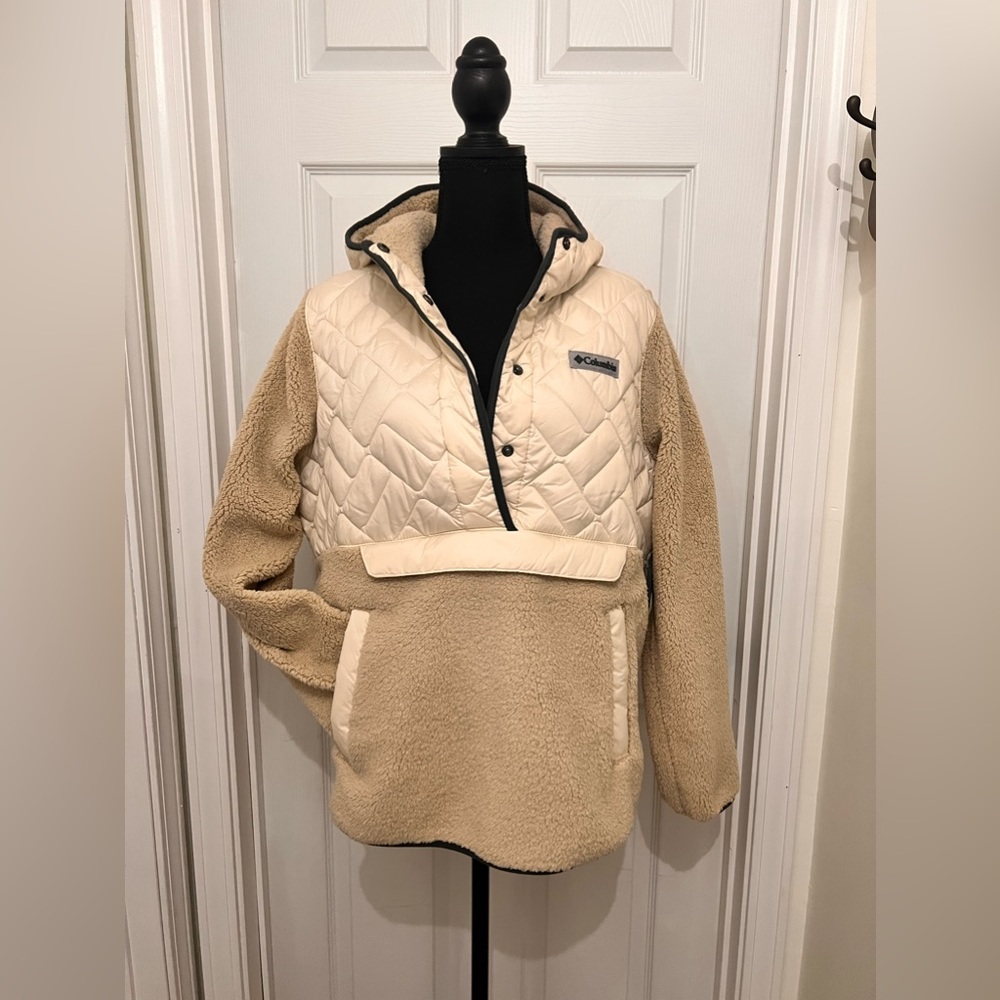 Columbia Quilted Fleece Hoodie Sweater! NWT